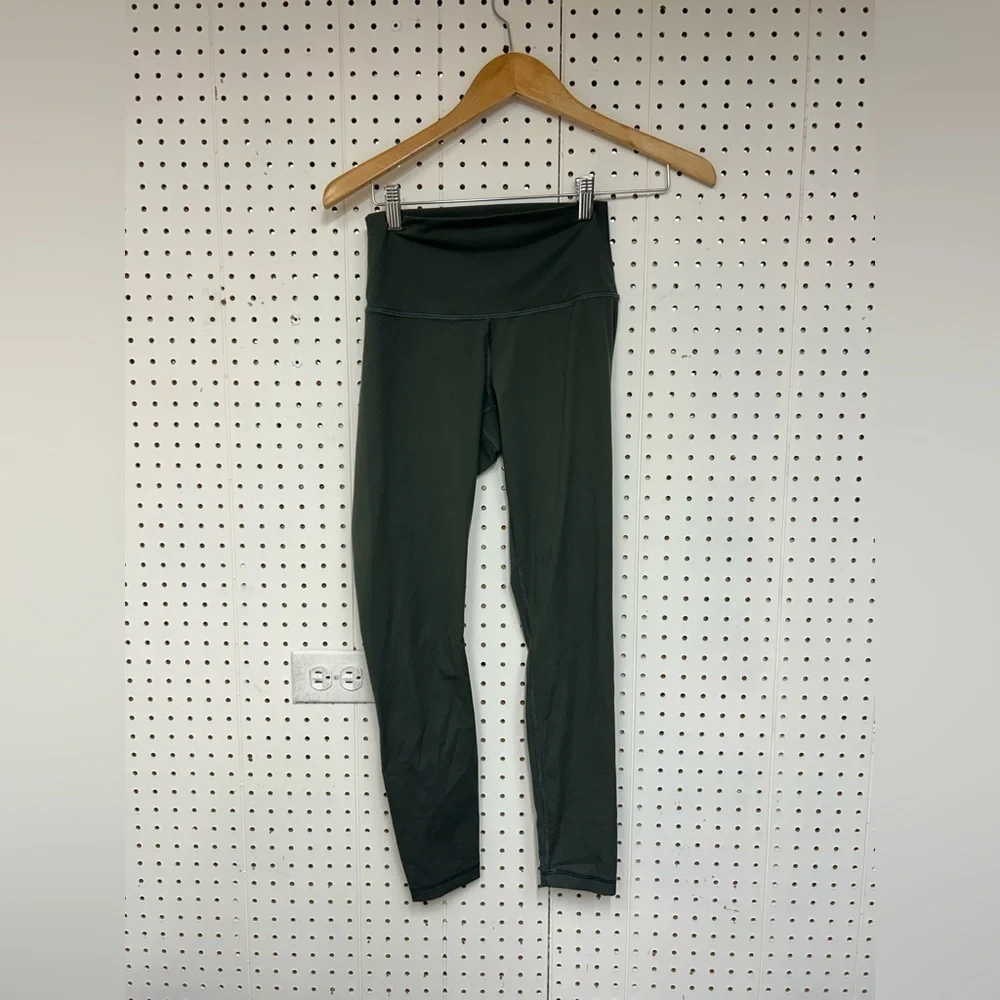 Everlane Perform Ankle Leggings